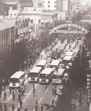 오후 7시경 무등경기장을 출발한 200여대의 차량시위는 계엄군의 만행을 가장 가까운 곳에서 목격한 운전기사들의 용기있는 행동이었으며 5월 항쟁의 최대 전환점을 가져다주었다.